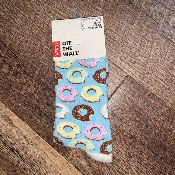 Vans Accessories - 🧦NEW WITH TAG🧦 VANS DONUT SOCKS